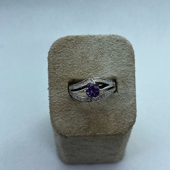 Avon vintage 925 Sterling silver amethyst ring size 8 - Picture 2 of 5